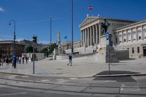 Wien Sehenswürdigkeiten - Top 10 Reisetipps für Wien, Österreich - Stephansdom, Naschmarkt, Oper, Rathaus