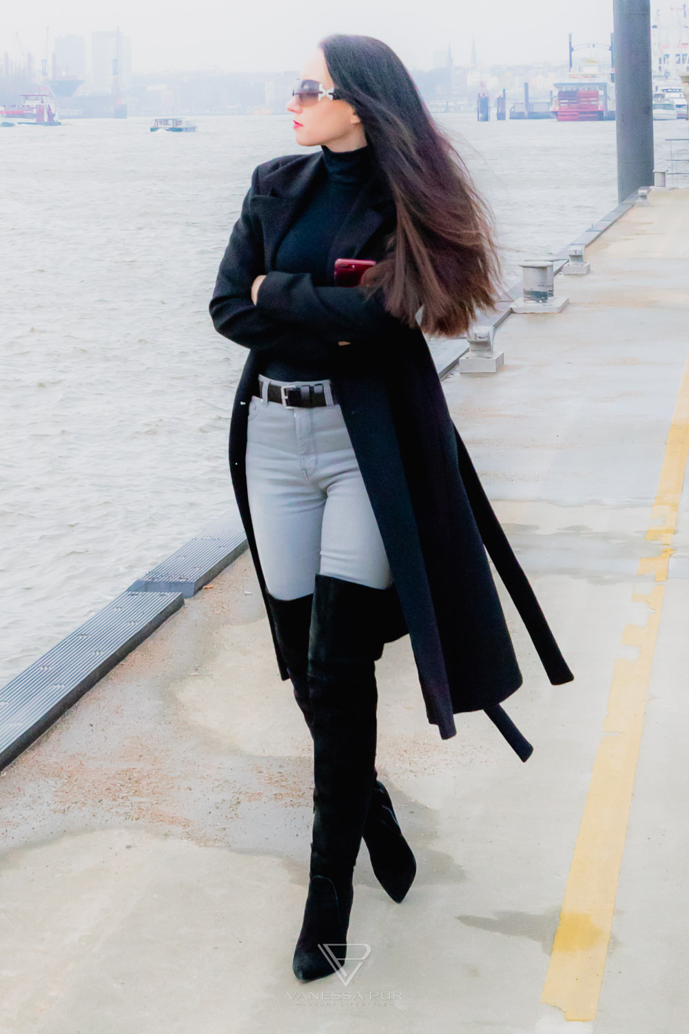 Fashion blog VanessaPur - Hamburg - Elbphilharmonie - Overknee boots - HugoBoss coat - Mustang jeans - Wolford body - Harbour jetty - Best Snapchat Profiles - Top 10 Fashion Blogger Accounts for German Snaps from Influencers - Luxury Fashion and Lifestyle Magazine - Styling Tips Vanessa Pur Fashion Blogger