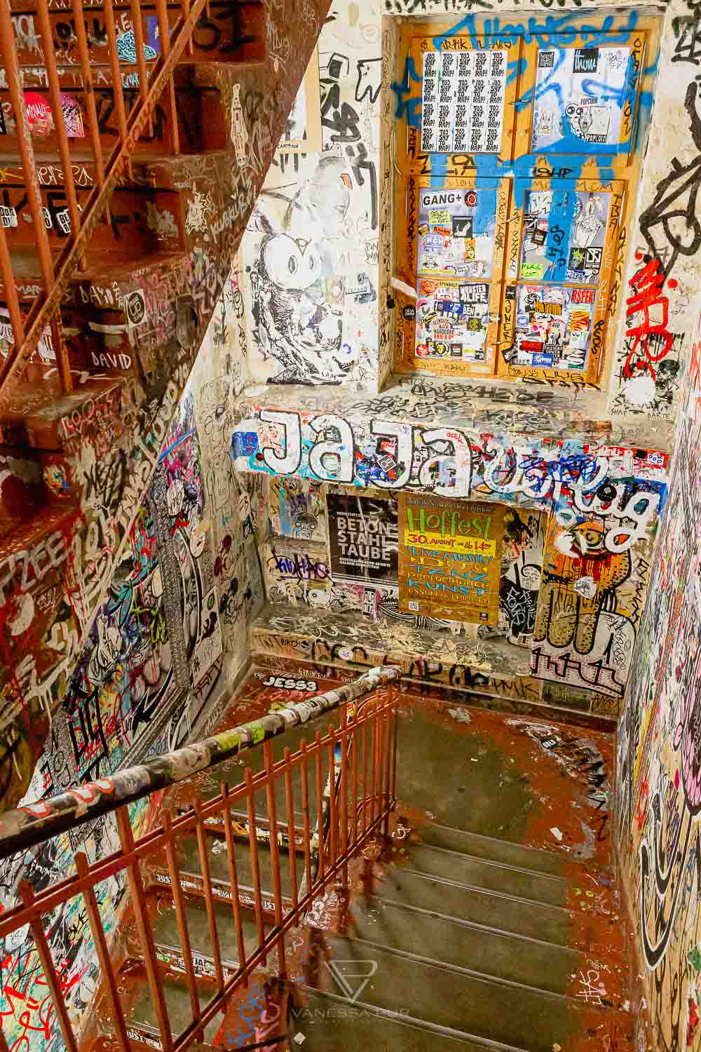 Berlin Graffiti Tour - Sehenswürdigkeiten Alternative Berlin Tours - Berlin Grafitti Tour - die andere Seite von Berlin - Stadtrundgang - Sehenswürdigkeiten Berlin in den Hinterhöfen