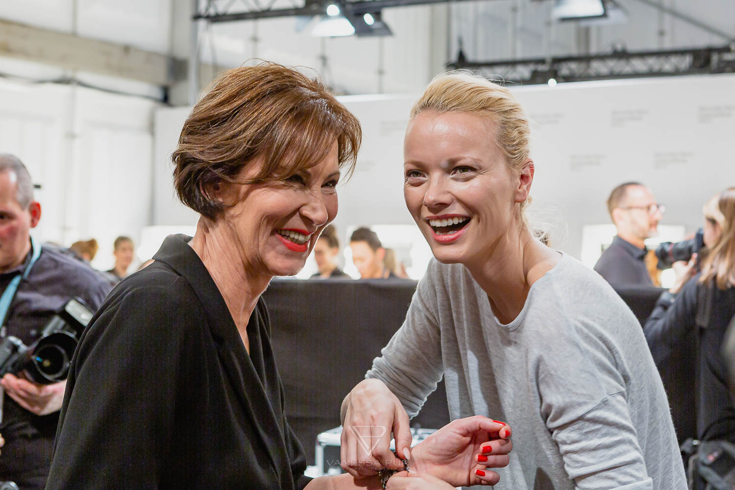 Rückblick Berlin Fashion Week - Von Maybelline bis Rebekka Ruétz, minx by Eva Lutz - Blick hinter die Kulissen - Backstage - Franziska Knuppe, Rebecca Mir, Red Carpet Event, Stars und VIPs, Vanessa Pur, Selfies, Aftershow,