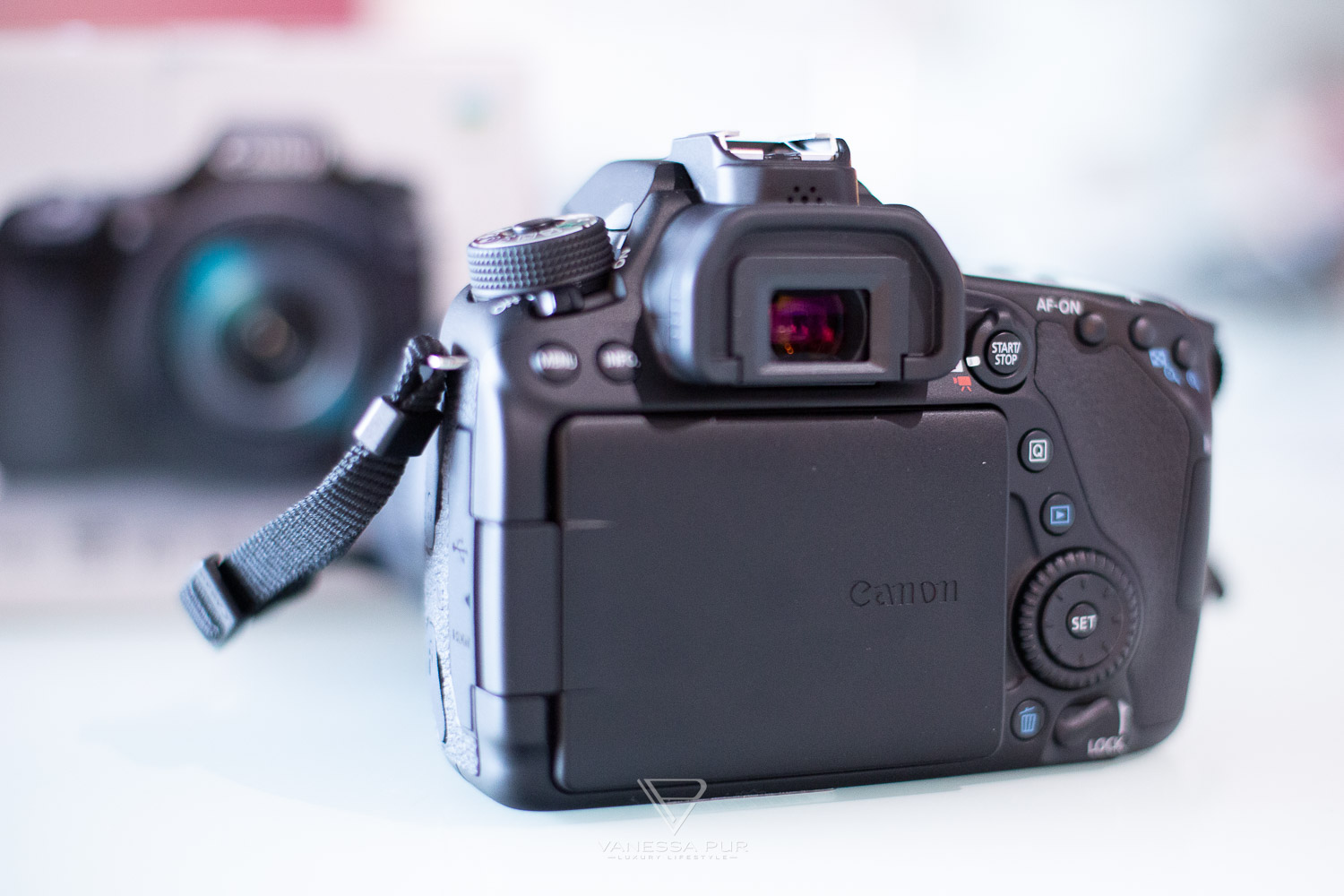 Canon 80D DSLR camera - new upper middle class from CANON - Canon EOS 80D - Camera - Lens 18-135mm IS USM - 3.5-5.6 -Product test - Tech blog - Photo blogger - Lifestyle blogger -24 megapixels - 60fps