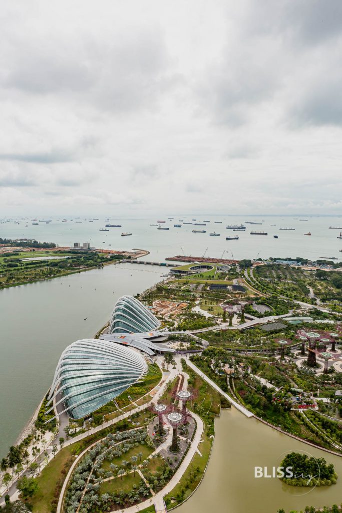 Sehenswürdigkeiten Singapur - Marina Bay Sands SkyPark - Singapur - Marina Bay Sands - Aussicht - Plattform - Reisetipps - Marina Bay Sands - Skydeck - Shopping Mall - Riesenrad Ferris Wheel - Singapore Flyer - Aussicht vom Skydeck - Größte Pool der Welt -