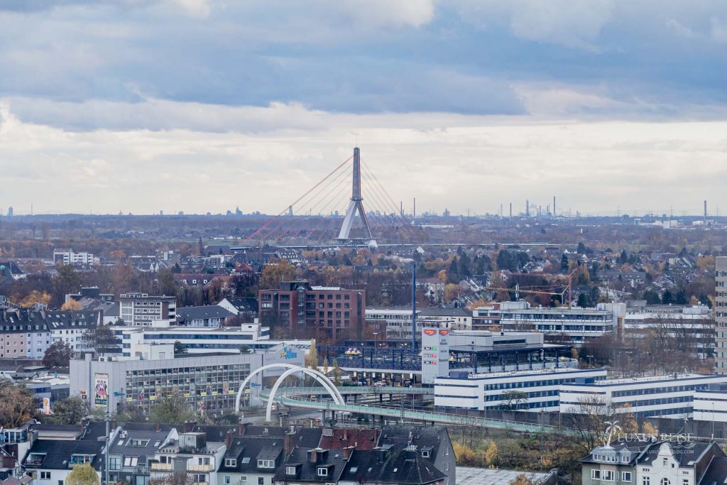 Hyatt Regency Hotel Düsseldorf am Medienhafen - Exklusiver Trip am Wochenende - Luxus mit Rheinblick - Gourmetküche, Luxuszimmer mit Ausblick und Sonnenuntergang und Sonnenaufgang über Düsseldorf