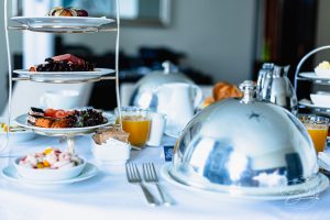 Inroom-Dining im Hotel Atlantic Kempinski Hamburg - Frühstück & Dinner - Inroom-Dining im Luxushotel Kempinski Hotel Atlantic in Hamburg. Ein Blick auf die Alster, ein schönes Frühstück, ein tolles Abendessen - Erfahrungen