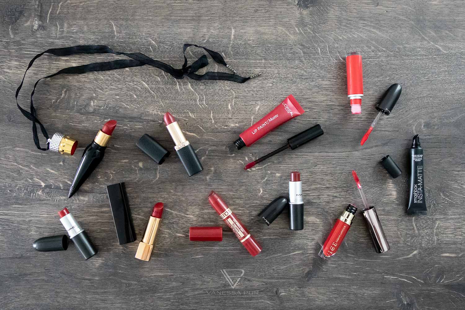 Rote, matte Lippenstifte - beste matte Farben für rote Lippen - Top 5 rote Lippenstifte im Test vom MAC, Louboutin bis Chanel