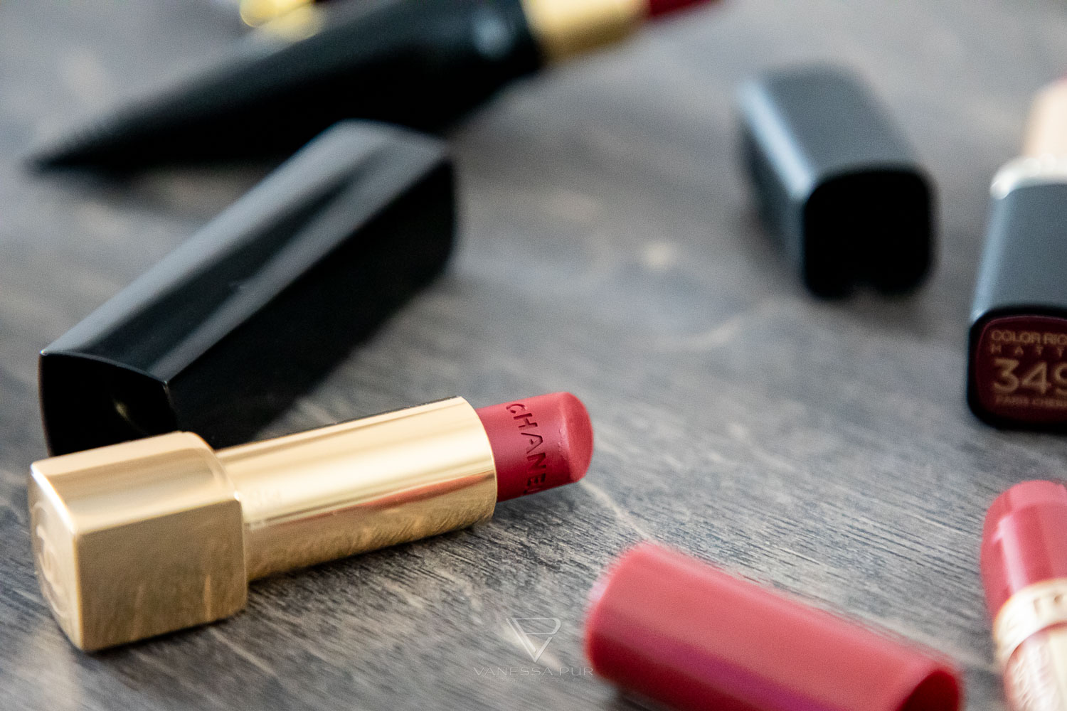 Red lipsticks - best matte colors for red lips - Red matte lipsticks - best matte colors for red lips - top 5 red lipsticks in test from MAC, Louboutin to Chanel