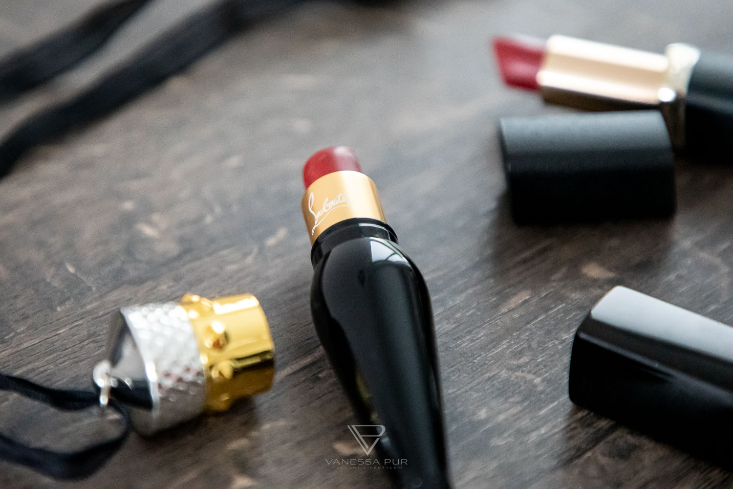 Red lipsticks - best matte colors for red lips - Red matte lipsticks - best matte colors for red lips - top 5 red lipsticks in test from MAC, Louboutin to Chanel