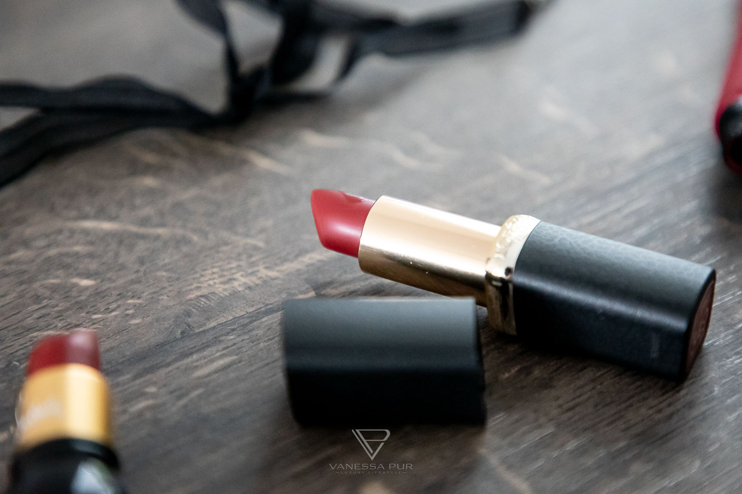 Rote, matte Lippenstifte - beste matte Farben für rote Lippen - Top 5 rote Lippenstifte im Test vom MAC, Louboutin bis Chanel
