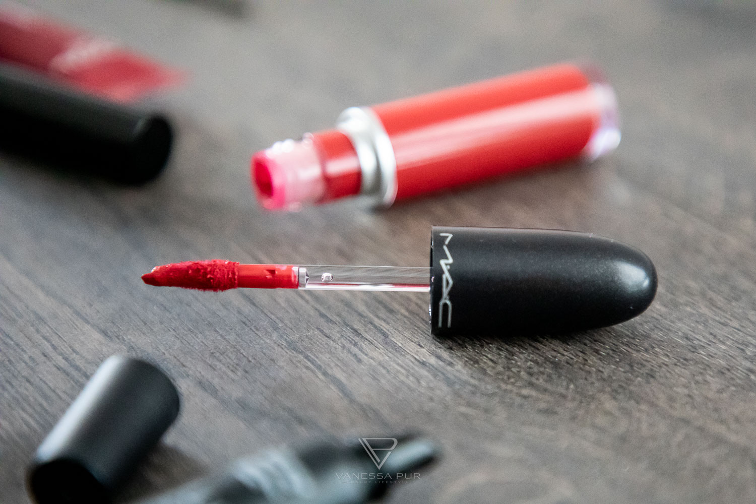 Rote, matte Lippenstifte - beste matte Farben für rote Lippen - Top 5 rote Lippenstifte im Test vom MAC, Louboutin bis Chanel