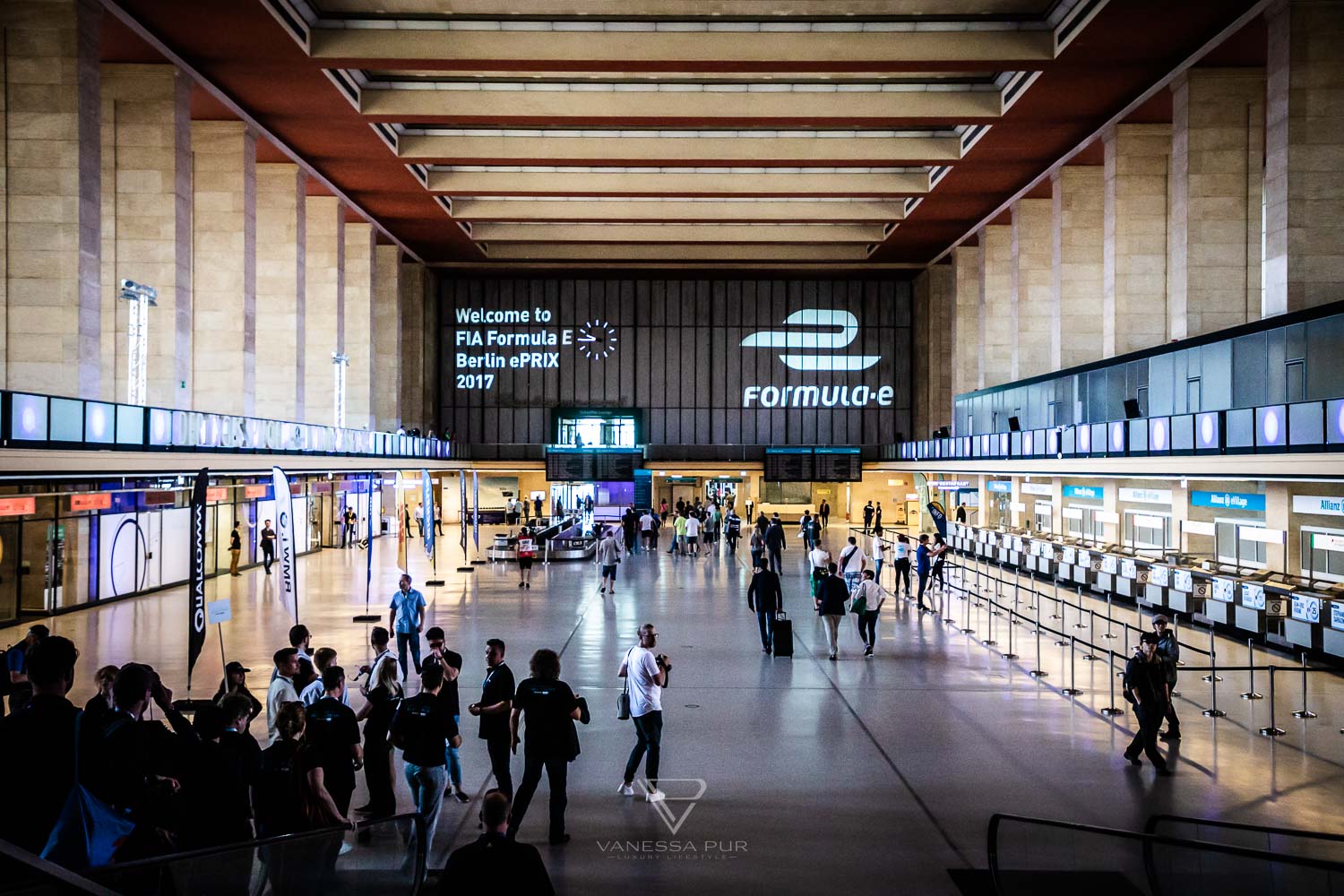 Formel E Rennen in Berlin - Flughafen Tempelhof - VIP bei MS Amlin Andretti Racing Team - FIA Formula E - Electric Streetracing - Grid Girl - Speed Event Motorsport Event Blogger