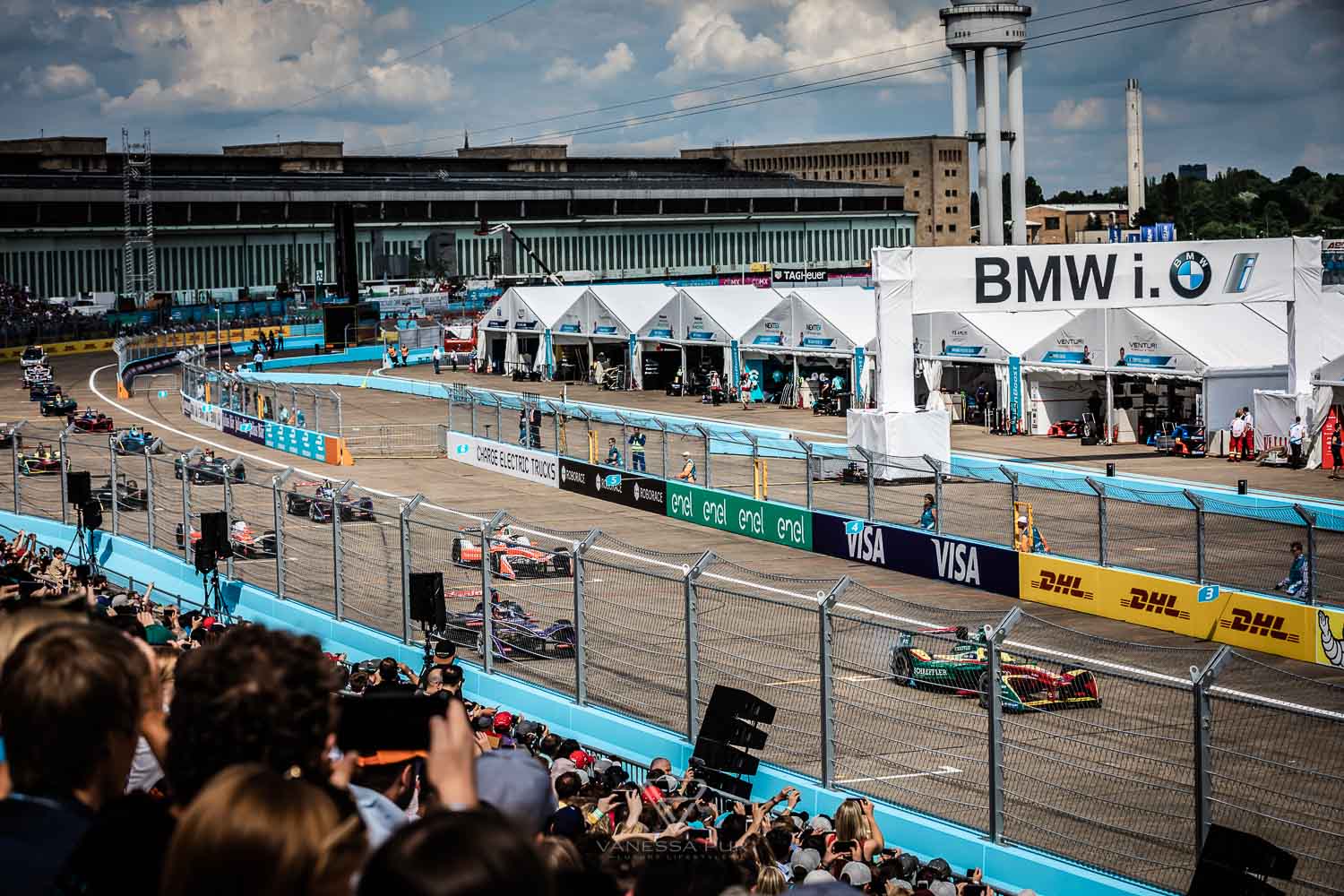 Formula E race motorsport in Berlin - Tempelhof Airport - VIP at MS Amlin Andretti Racing Team - FIA Formula E - Electric Streetracing - Grid Girl - Speed Event Motorsport Event Blogger