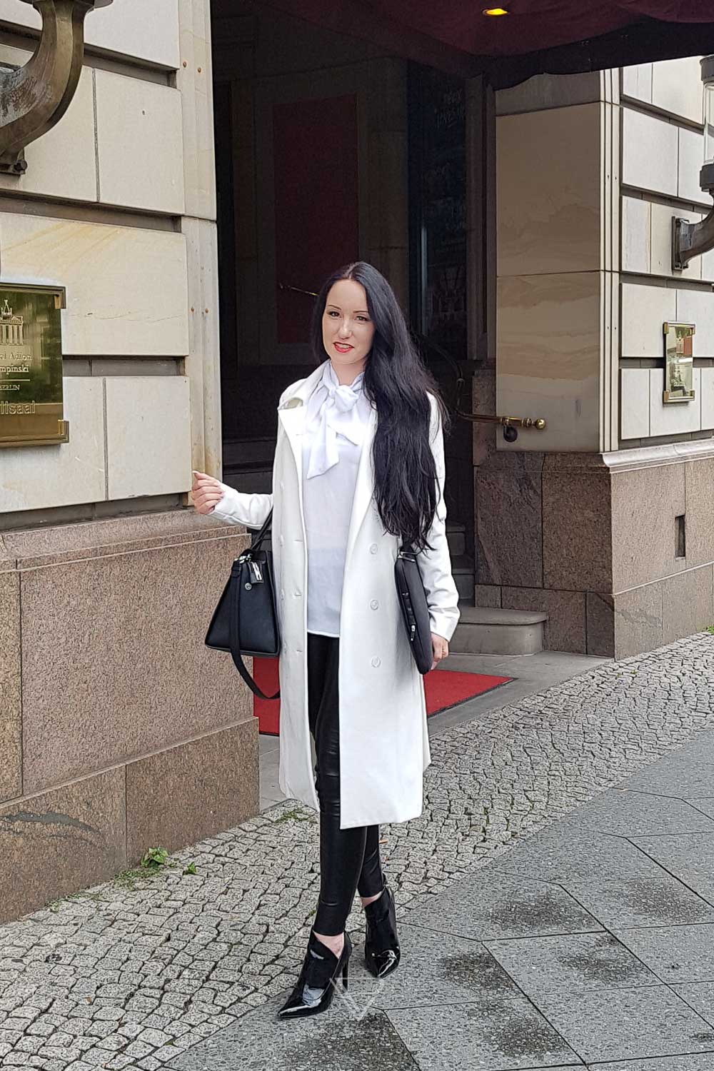 Vanessa Pur Fashion Week Berlin - Eindrücke, Highlights, Backstage Momente, Blogger Events #MBFWB - Fashionweek Berlin - Blogger und Instagrammer auf der Fashion Week - Modebloggerin Vanessa Pur - Catwalk - Backstage - Bloggerevents - ADLON Hotel - Stars & VIPs