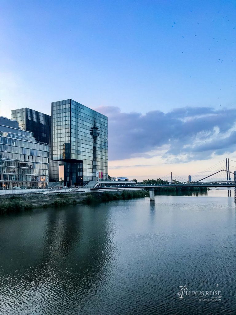 Hotel Hyatt Regency Düsseldorf - Luxushotel in Düsseldorf - Ausblick Medienhafen, Frühstück im Bett, Restaurant, Suite im Hyatt