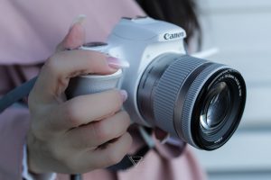 CANON 200D - The entry-level camera for bloggers, YouTuber, amateur photographers - CANON EOS 200D Rebel SL2 Review Test - Photos - Entry-level camera and evaluation of the white SLR DSLR for bloggers and YouTuber - Technology Blogger - Experience and Impressions