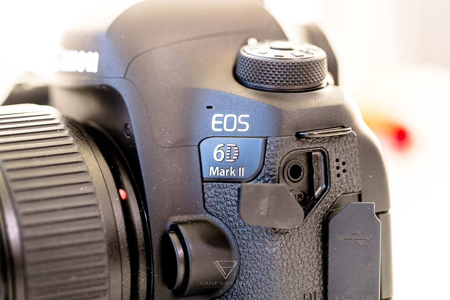 Canon EOS 6D Mark II Erfahrung und Bewertung - Die Einsteiger-Vollformat-Kamera - Vergleich Vollformat Kamera gegen Canon 5D Mark IV und Canon EOS 80D - Video-Format, Vorteile und Nachteile - Kaufempfehlung, Praxistipp