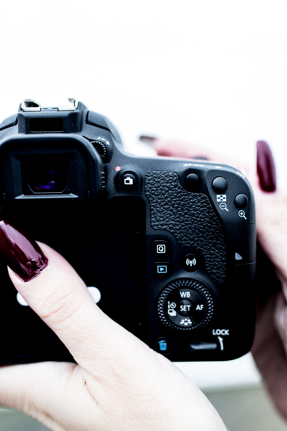 Canon 77D - Best camera for YouTuber, blogger, hobby photographer - Experiences - The all-round camera - Canon 77D product test and review - Experience with the Canon camera - Technology blogger Vanessa Pur - Comparison Canon EOS 200D vs. EOS 800D vs. 77D - Differences, advantages, handling - Camera for bloggers - Understanding camera settings - Better fashion photos for fashion bloggers