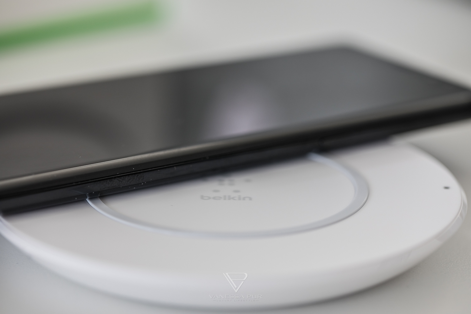 Belkin Boost Up Wireless Charging Station for iPhones in review - Qi Charger - Technology blog - Smartphone blogger - Lifestyle blog - Product test - Rating