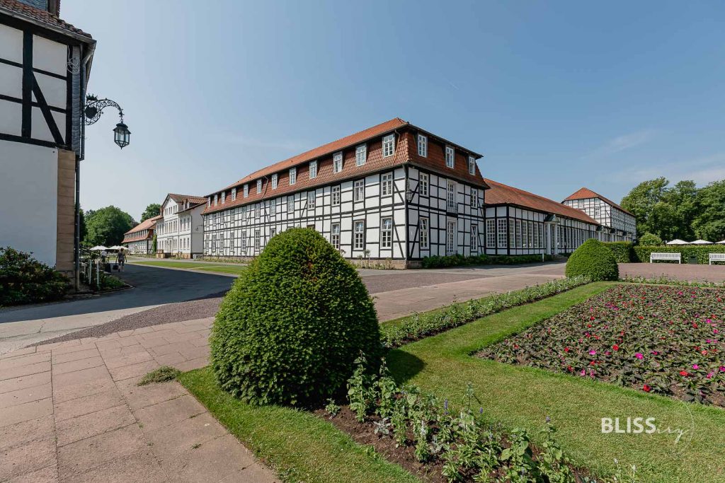 Bad Driburg Wellness im Gräflichen Park - Spa, Sauna und Pool Wochenende - Wellness in NRW - Beste Wellnesshotels - Top Wellnessangebote - Spa Blogger Wellness Blogger - Luxusreiseblog - Luxushotel Vorstellung - Wellness- und SPA Erlebnis in NRW - Wo kann man eine Auszeit machen - Erholung und Romantik-Wochenende im Park - Fine-Dining in OWL - Teutoburger Wald - Gräflicher Park Grand Resort Bad Driburg - Ayurveda Kochkunst mit Eckhard Fischer - Thomas Blümel Küchenchef - Gesundheit und Wellnessblog - Fitnessblogger