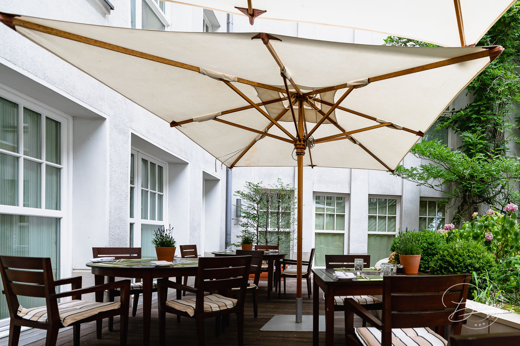 Apples Restaurant - Park Hyatt Hotel Hamburg - Sommerterrasse und Mittagstisch - Lunch und Dinner - Foodblog