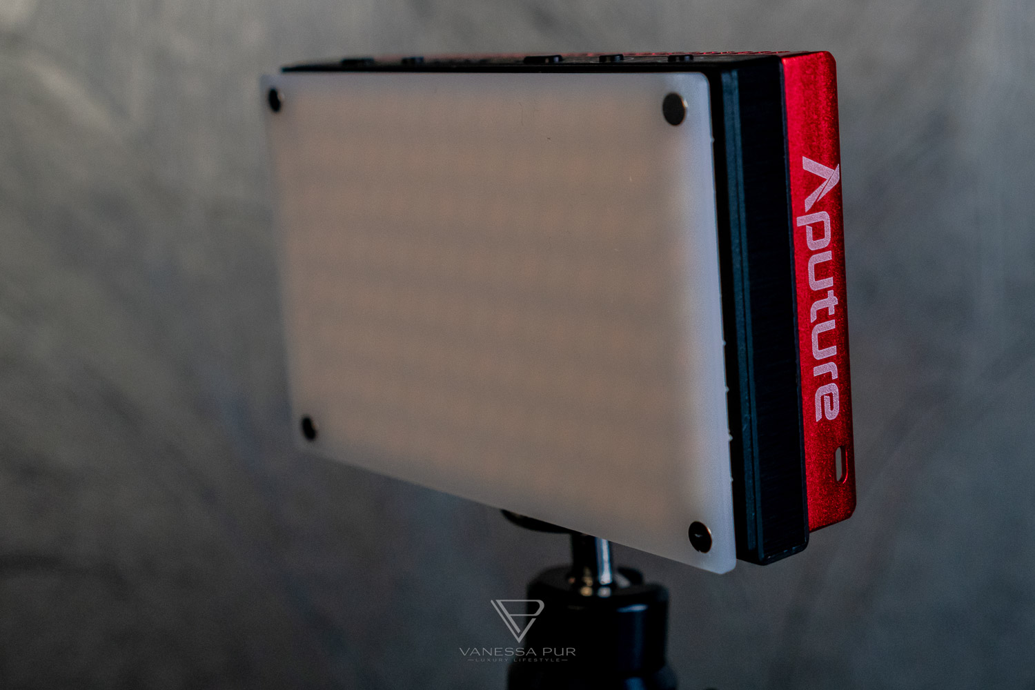 Aputure Amaran AL-MX - Video Light for YouTuber with Battery - Die beste Videoleuchte für YouTuber und Vlogger? Aputure Amaran AL-MX