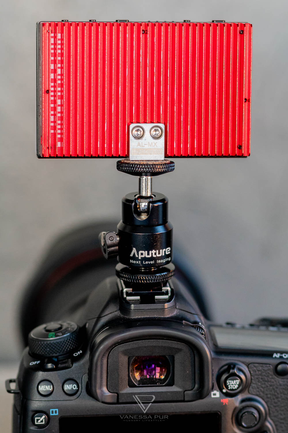 Aputure Amaran AL-MX - Video Light for YouTuber with Battery - Die beste Videoleuchte für YouTuber und Vlogger? Aputure Amaran AL-MX
