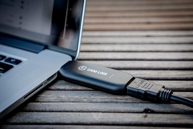Elgato Cam Link - connect camera to laptop or PC for streaming, gaming - Elgato Cam Link USB Stick - Streaming solution for Twitch and YouTube with DSLR camera - video streaming made easy - Review