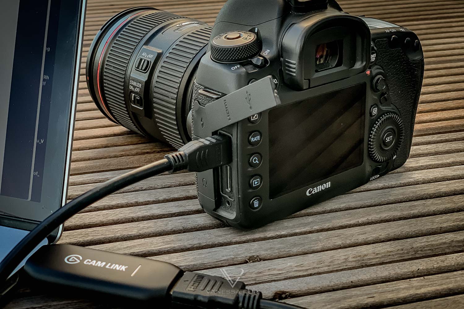 Elgato Cam Link - Kamera an Laptop oder PC für Streaming, Gaming anschließen - Elgato Cam Link USB Stick - Streaming Lösung für Twitch und YouTube mit DSLR Kamera - Videostreaming leicht gemacht - Bewertung