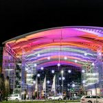 Hilton Munich Airport Hotel - Flughafen München Airporthotel - Erfahrung im Flughafenhotel Hilton Munich Airport Hotel am Flughafen München Airporthotel. Übernachtung, Luxus, Restaurant, Pool, Ausblick, Weihnachtsmarkt, Terminals, Buffet, Zimmer
