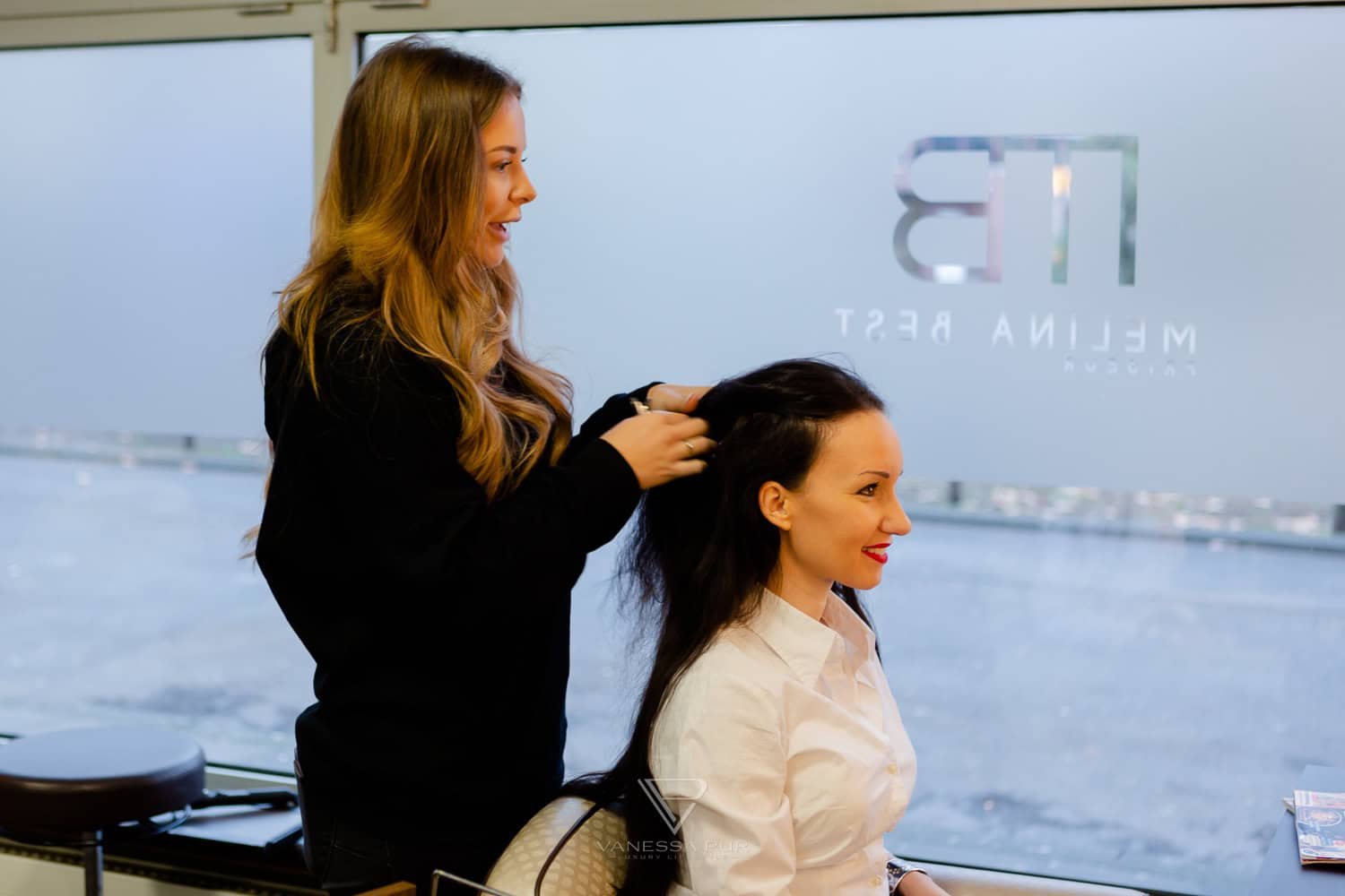Tape Extensions Experience - Comparison with Bondings 1 Tape Extensions Experience - Comparison with Bondings - Hair Extension - Extensions - Tapes, Bondings or Clips - Which method is good? How much do hair extensions cost? Where can you get hair extensions done? Who is the best hairdresser? What are the disadvantages of hair extensions