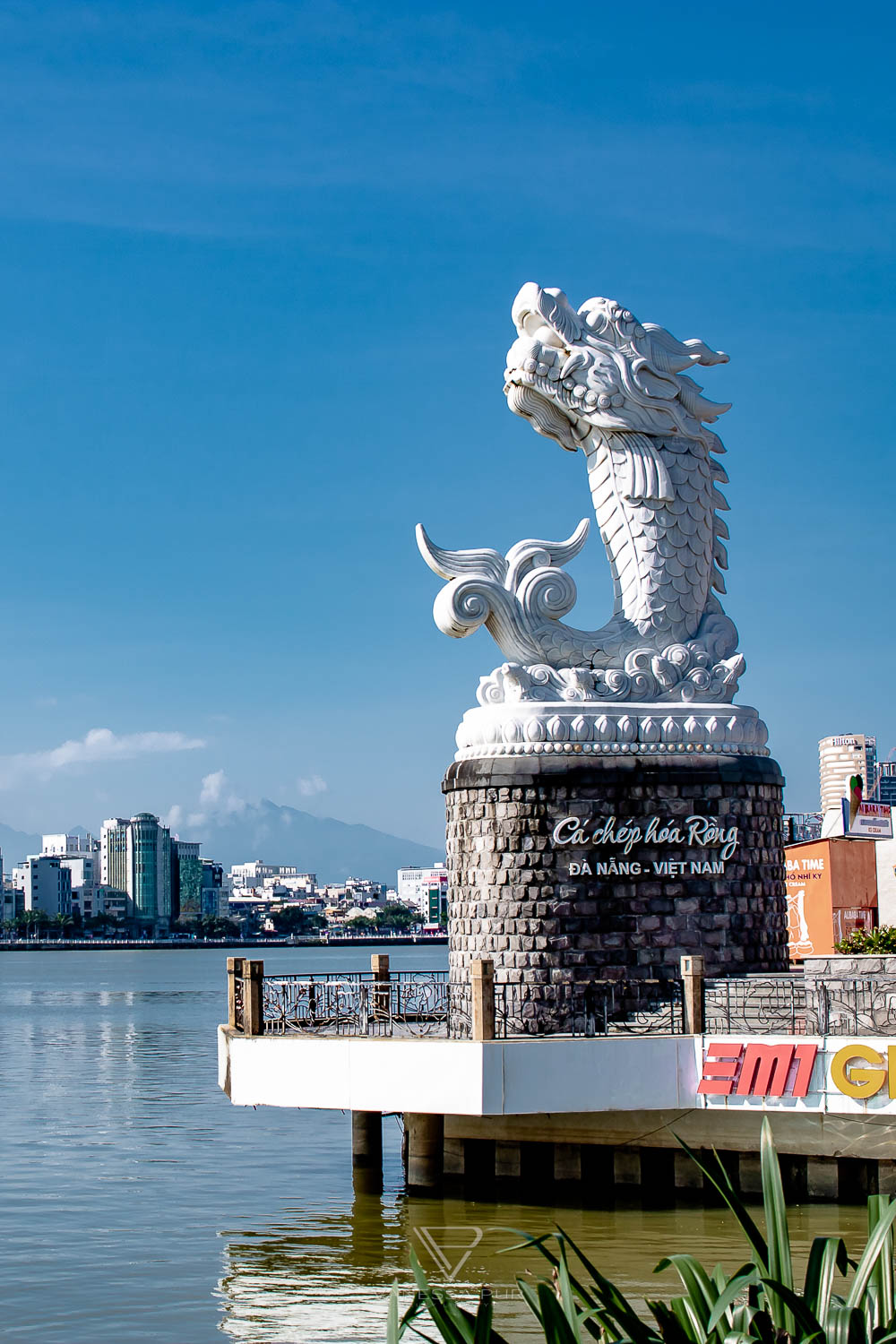 Vietnam Sehenswürdigkeiten Top 10 - Region Da Nang - Reisetipps für Vietnam Sehenswürdigkeiten Top 10 aus der Region Da Nang. Strände, Händebrücke Golden Bridge, Marble Mountains, Museum,