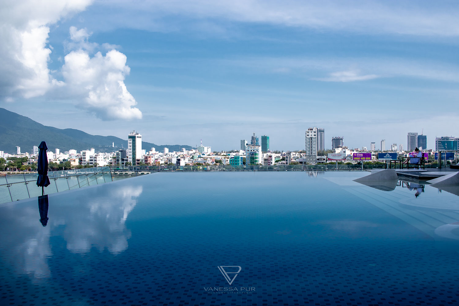 Vietnam Sehenswürdigkeiten Top 10 - Region Da Nang - Reisetipps für Vietnam Sehenswürdigkeiten Top 10 aus der Region Da Nang. Strände, Händebrücke Golden Bridge, Marble Mountains, Museum,