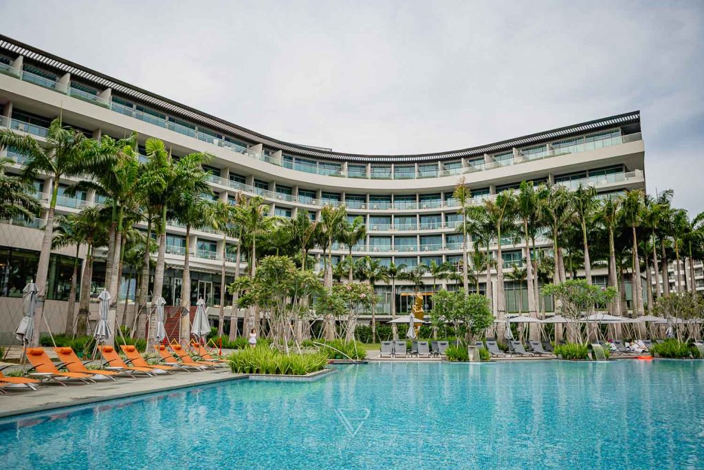Das W Hotel Sentosa Cove in Singapur Hotel Sentosa Island. Gut erreichbar von der Innenstadt liegt das Luxushotel mit großem Pool & Spa, Bar,