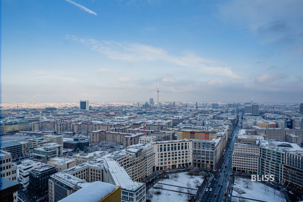 Aussicht Panorama Punkt - beste Aussicht über Berlin - Top 10 Sehenswürdigkeiten in Berlin - Was sollte man in Berlin gesehen haben? Lohnt sich eine Stadtrundfahrt in Berlin - Brandenburger Tor, Siegessäule, Berliner Dom und Reichstag, Besichtigung und Öffnungszeiten - Luxus Reiseblog Deutschland