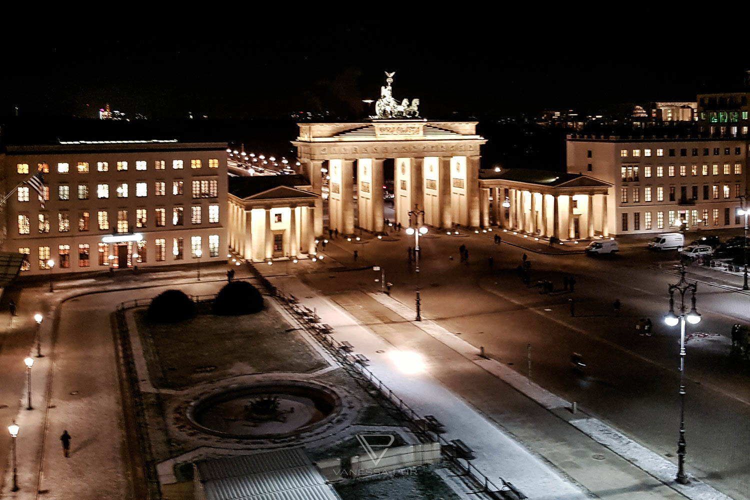 Kempinski Adlon Hotel Berlin - Eindruck und Aufenthalt - Adlon Hotel Berlin - Luxushotel am Brandenburger Tor - Präsidentensuite - Suiten mit Kamin, Lorenz Adlon Esszimmer, Ausblick