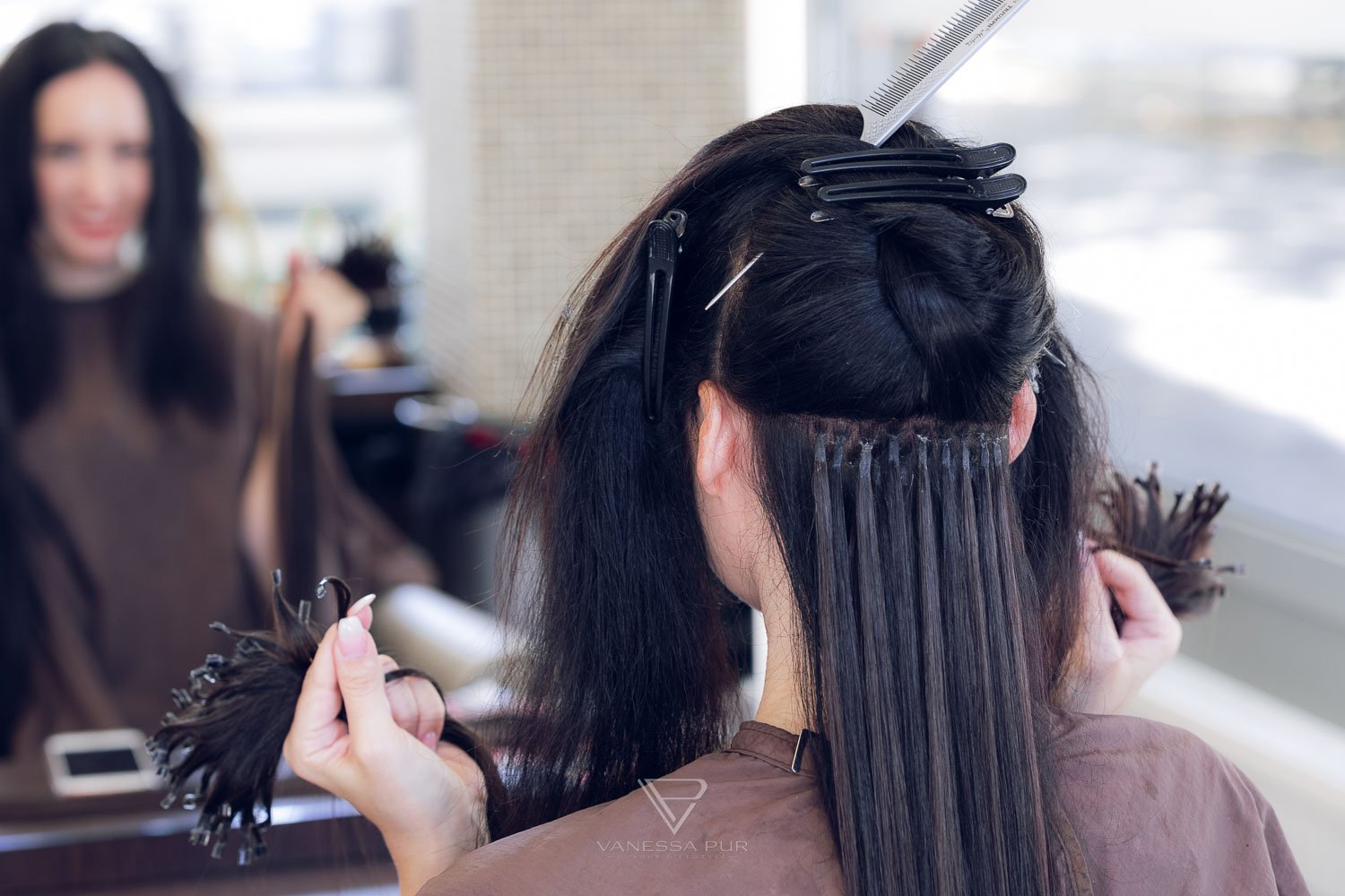 Tape extensions, bondings or clips - experience with hair extensions 2 Experience at Melina Best hairdresser, extensions questions & gift idea - extensions and hair extensions - questions about hair extensions and hair thickening - tapes or bondings - what to consider, care and duration, costs and experience - Melina Best in Cologne