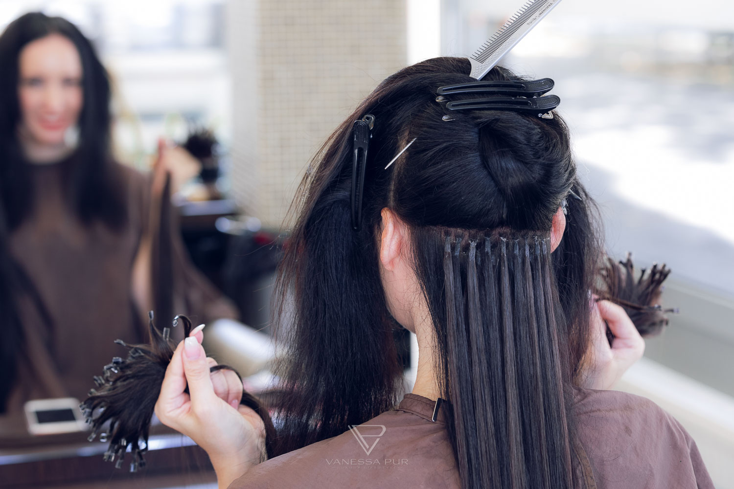 Erfahrung bei Melina Best Friseur, Extensions Fragen & Geschenkidee - Extensions und Haarverlängerungen - Fragen zur Haarverlängerung und Haarverdichtung - Tapes oder Bondings - was muss man beachten, Pflege und Dauer, Kosten und Erfahrung - Melina Best in Köln