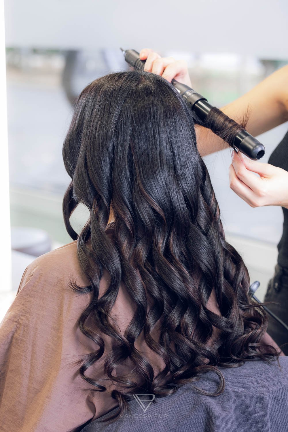 Tape extensions, bondings or clips - experience with hair extensions 13 Experience at Melina Best hairdresser, extensions questions & gift idea - extensions and hair extensions - questions about hair extensions and hair thickening - tapes or bondings - what to consider, care and duration, costs and experience - Melina Best in Cologne