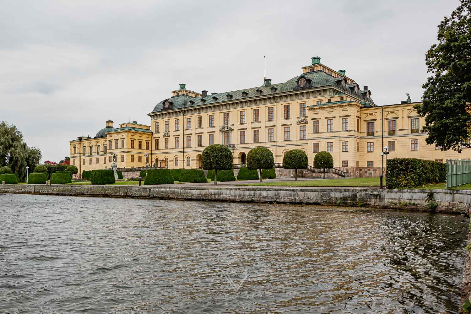 Stockholm sightseeing - 24 hours in Stockholm - Best Stockholm sightseeing 24 hours in Stockholm. Castle, Skansen Park, Vasa Museum, City Hall Stadshuset, Gamla Stan,