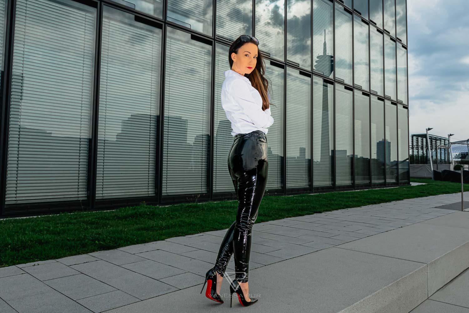 Vanessa Pur in leather pants - Best leather pants outfits and best leather pants for everyday life. Which leather pants for which season? How to combine leather pants best