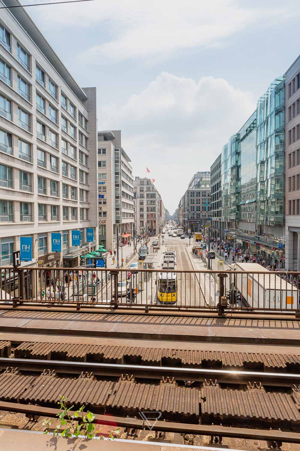 Berlin Sehenswürdigkeiten top 10 - 24 Stunden in Berlin - Was sollte man in Berlin gesehen haben? Lohnt sich eine Stadtrundfahrt in Berlin - Brandenburger Tor, Siegessäule, Berliner Dom und Reichstag, Besichtigung und Öffnungszeiten - Luxus Reiseblog Deutschland