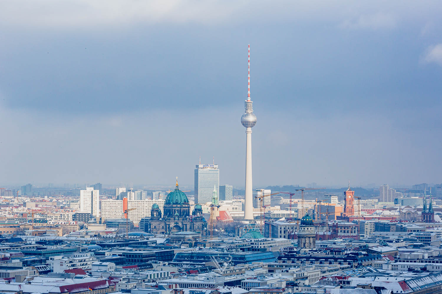 Berlin Sehenswürdigkeiten top 10 - 24 Stunden in Berlin - Was sollte man in Berlin gesehen haben? Lohnt sich eine Stadtrundfahrt in Berlin - Brandenburger Tor, Siegessäule, Berliner Dom und Reichstag, Besichtigung und Öffnungszeiten - Luxus Reiseblog Deutschland