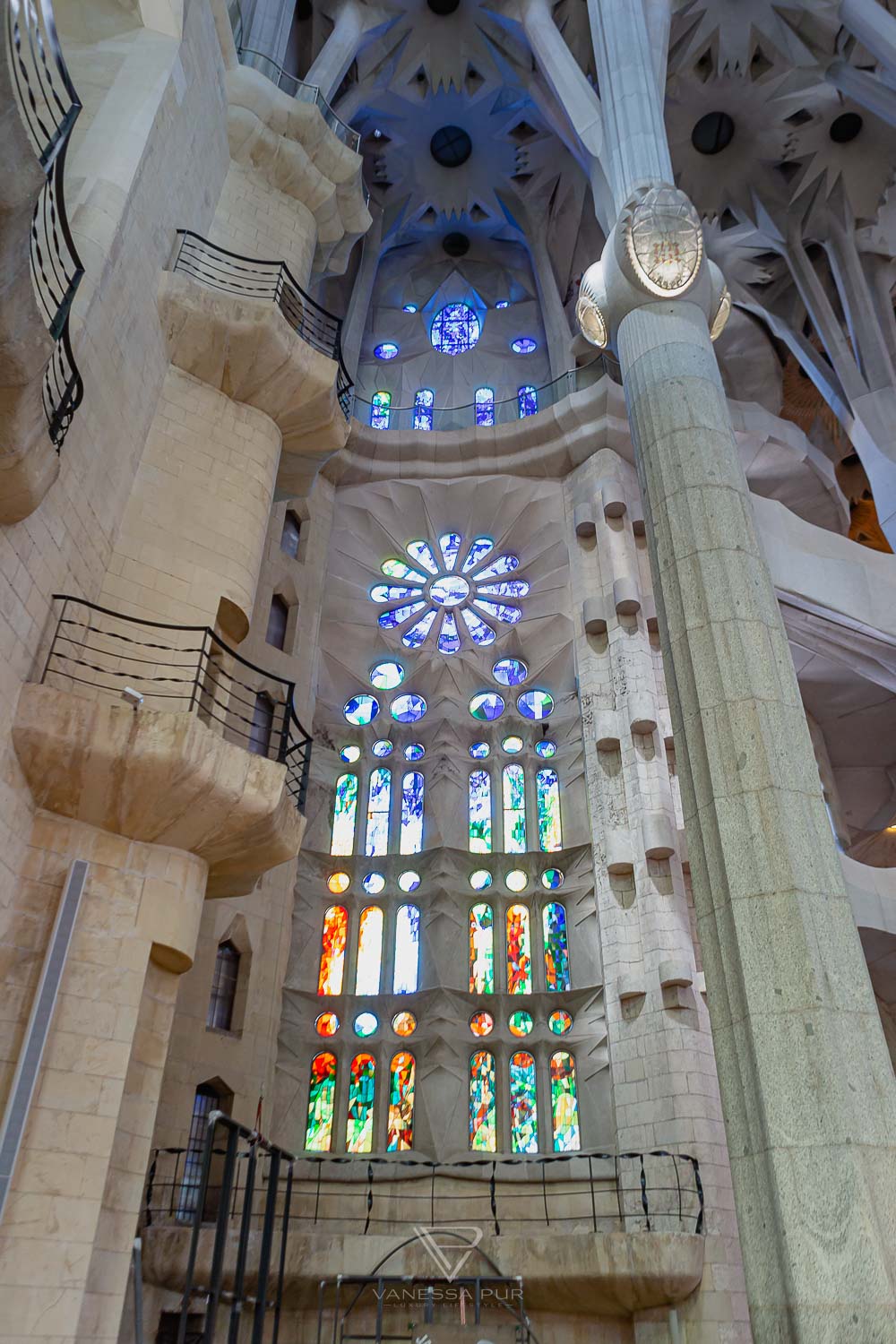 Barcelona - Sagrada Familia Kirche - Aussicht & Tipps zur Kirche, zur Besichtigung der Basilika - Top Sehenswürdigkeiten in Barcelona, die Sagrada Familia. Eintrittspreise und Öffnungszeiten, Aussicht von den Türmen und Tipps zum Besuch - Basílica i Temple Expiatori de la Sagrada Família - Was kostet der Aufstieg auf den Turm? Welcher Turm ist besser? Wann ist die Sagrada geöffnet? Lohnt sich ein Besuch in Barcelona? Barcelona Sehenswürdigkeit und Top10 Tipps - Luxus-Reiseblog - Reiseblogger Deutschlan