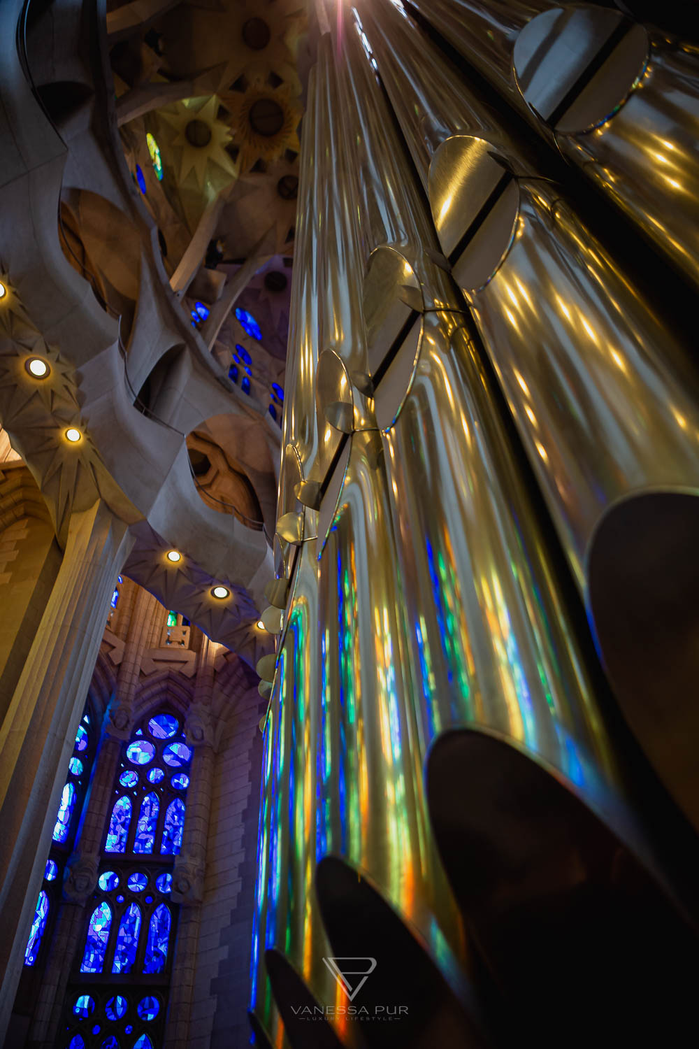 Barcelona - Sagrada Familia church - view & tips for visiting the church and basilica - Top sightseeing in Barcelona, the Sagrada Familia. Entrance fees and opening hours, views from the towers and tips for visiting - Basílica i Temple Expiatori de la Sagrada Família - How much does it cost to climb the tower? Which tower is better? When is the Sagrada open? Is it worth a visit to Barcelona? Barcelona sightseeing and top10 tips - Luxury Travel Blog - Travel Blogger Germany