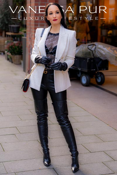 Vanessa Pur - Luxury Lifestyle - Edition 2023/11