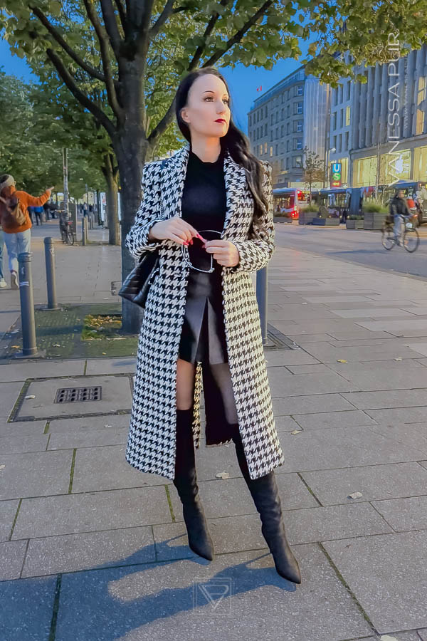 Coat, short leather skirt and boots – fall or spring look