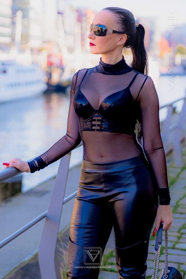 Lederstiefel und transparentes Nylon-Top - Sexy Lady Vanessa Pur