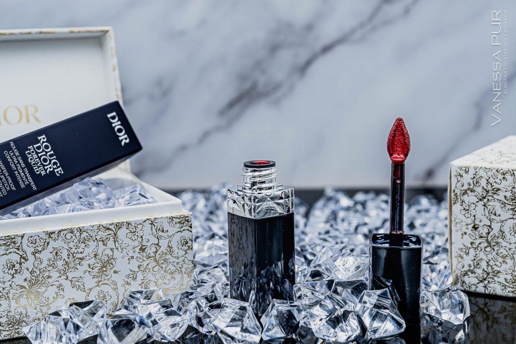 DIOR Rouge Dior Forever Liquid Lipstick Impression, long-lasting liquid lacquer with intense color. Shiny long-lasting lipstick from Dior Beauty 
