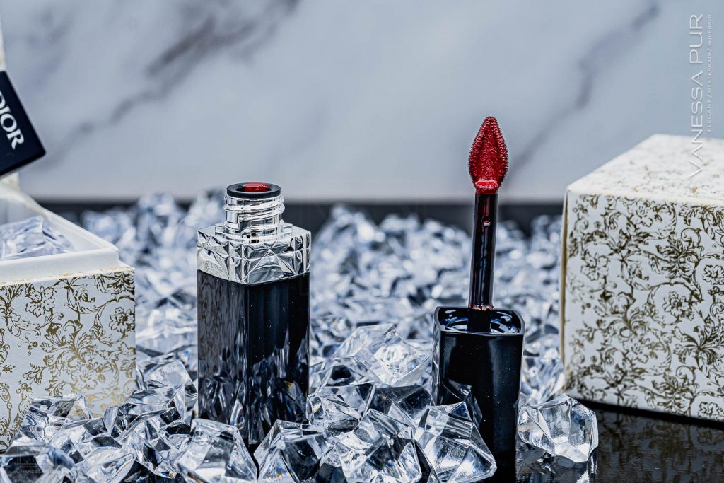 DIOR Rouge Dior Forever Liquid Lipstick Impression, long-lasting liquid lacquer with intense color. Shiny long-lasting lipstick from Dior Beauty 