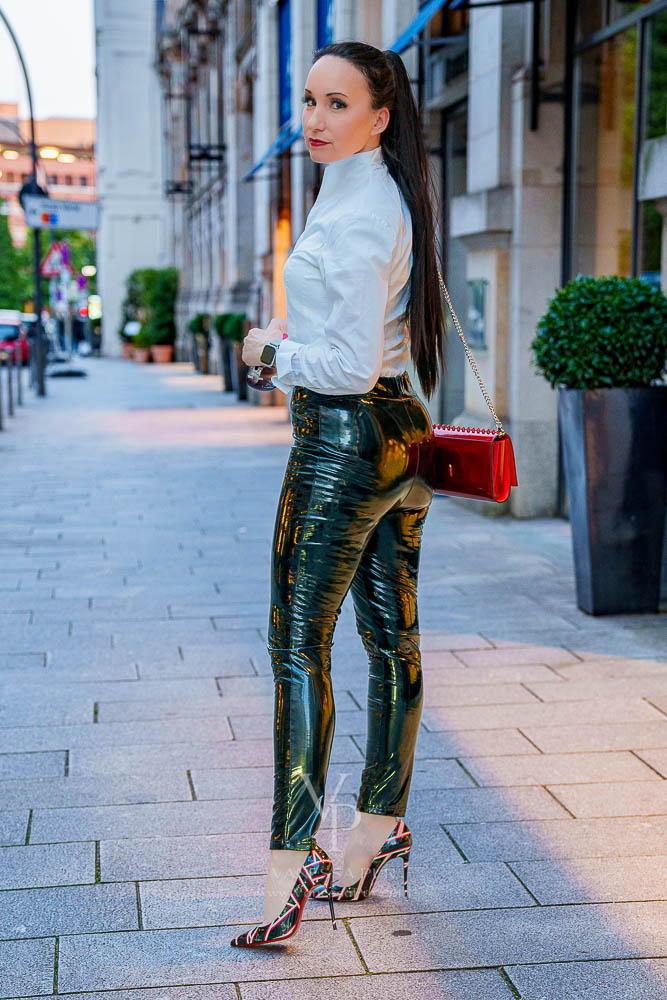 Vanessa Pur - Shiny vinyl pants and blouse for an unforgettable evening