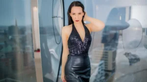 Silvester Outfit mit Latex oder Leder (Video)
